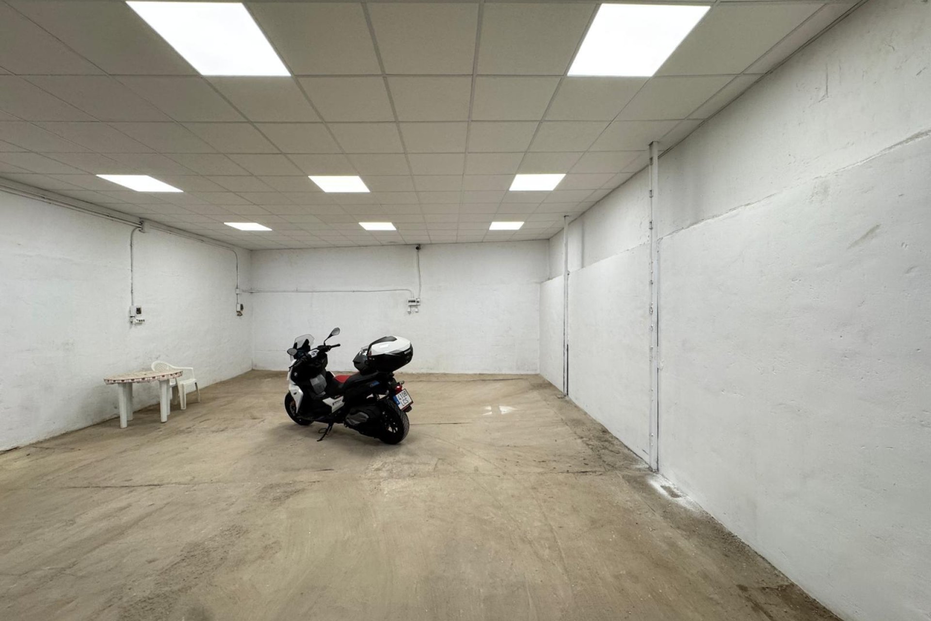 Resale - Industrial unit - Torrevieja - Centro