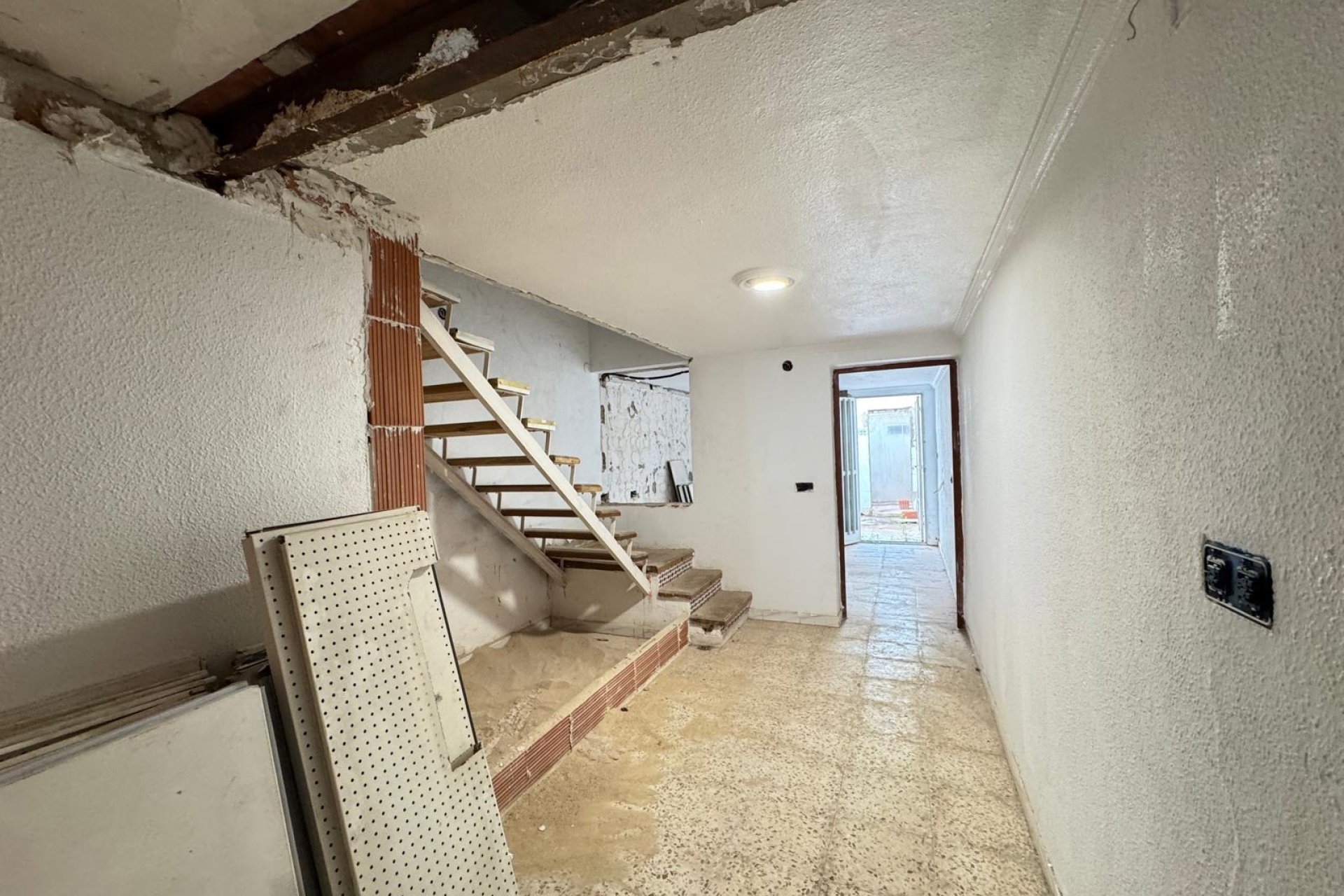 Resale - Industrial unit - Torrevieja - Centro