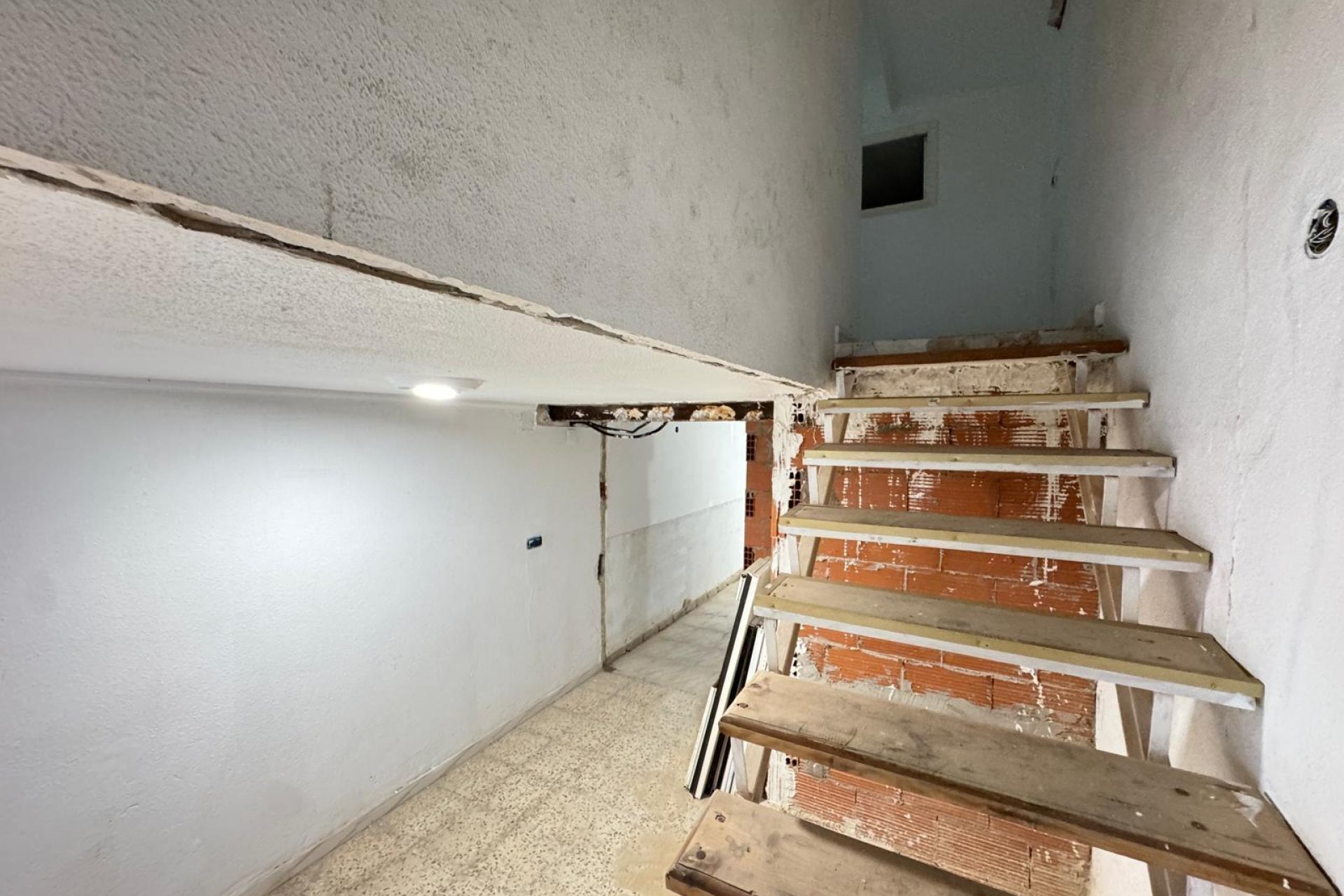 Resale - Industrial unit - Torrevieja - Centro