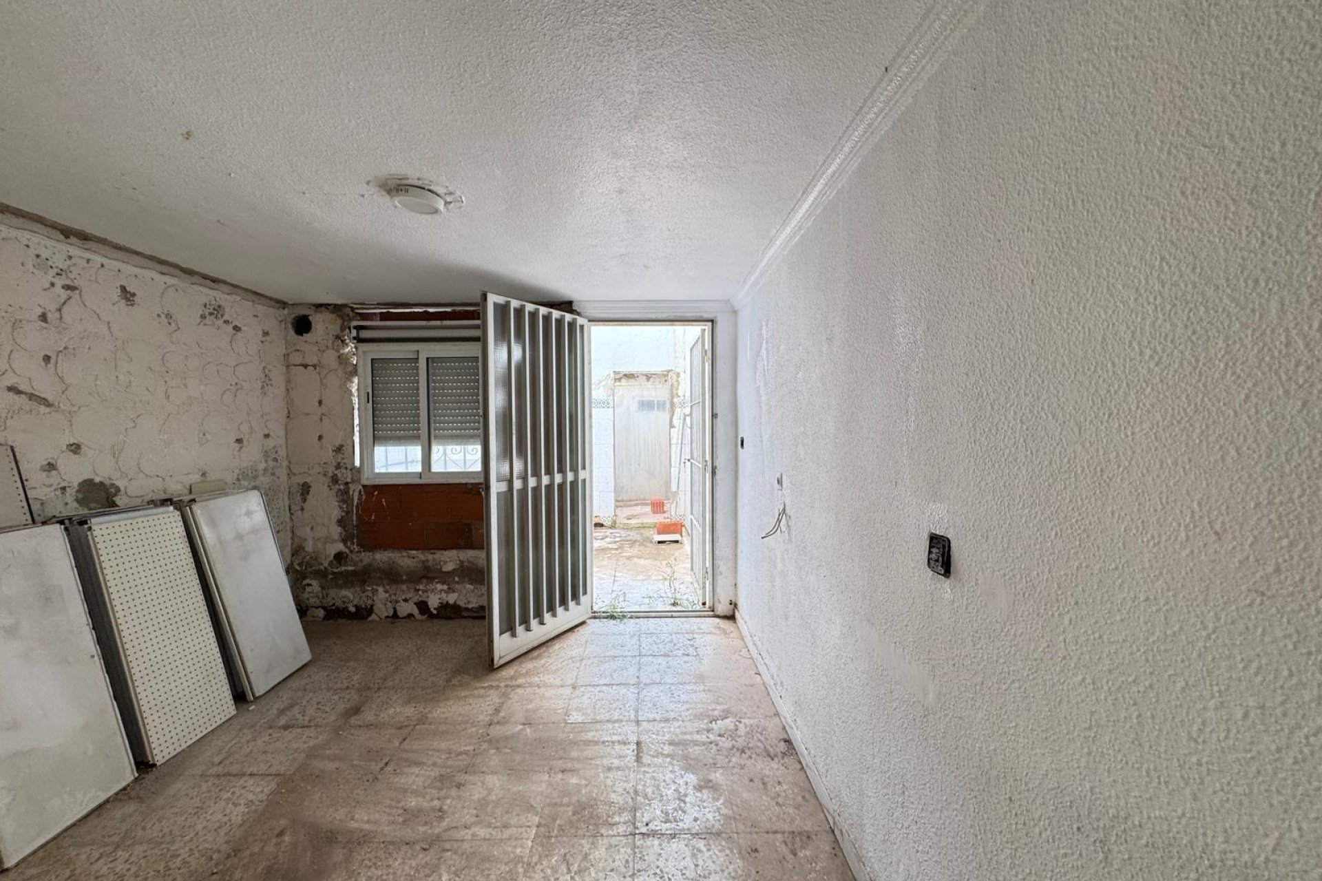 Resale - Industrial unit - Torrevieja - Centro