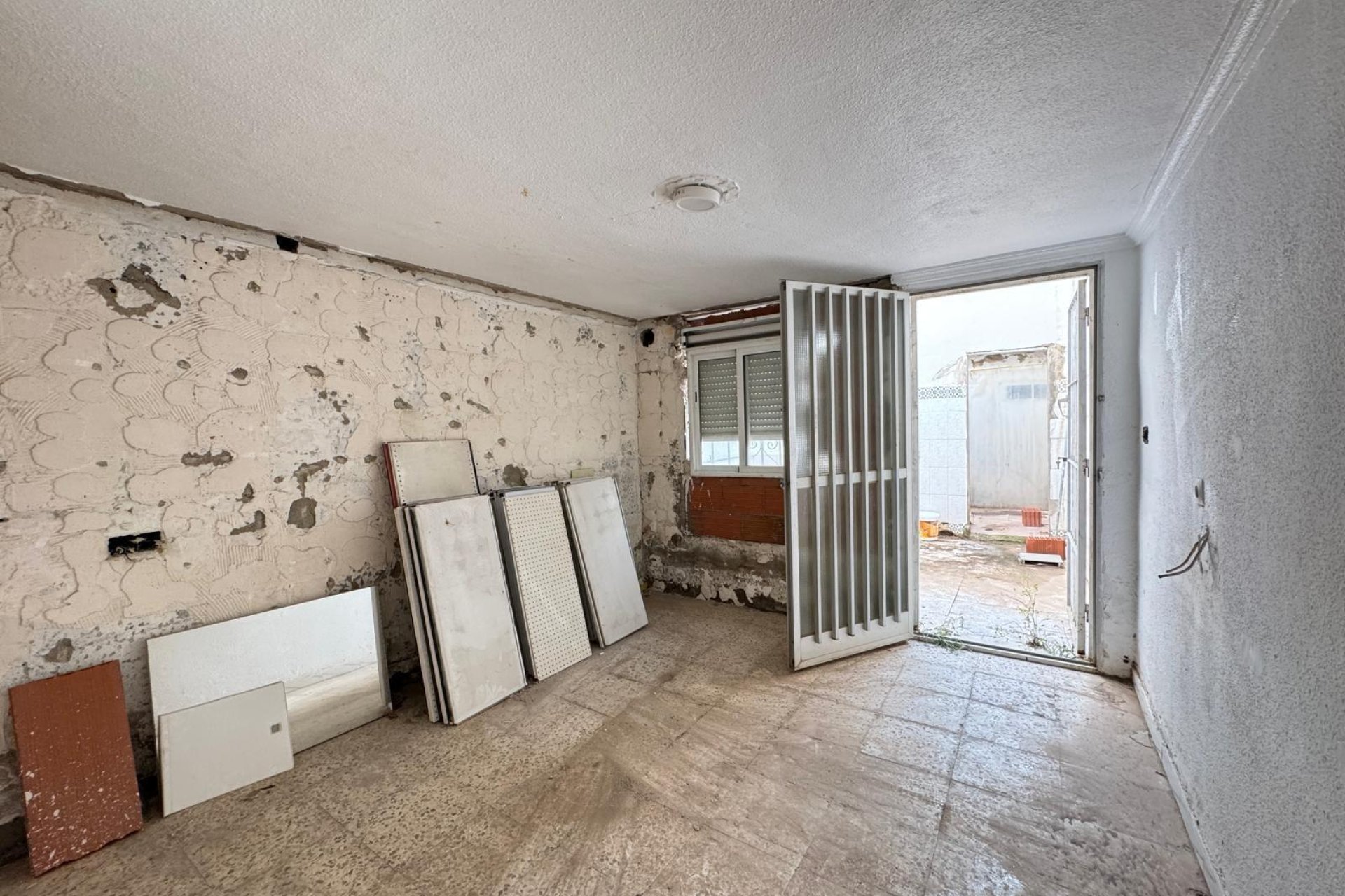 Resale - Industrial unit - Torrevieja - Centro