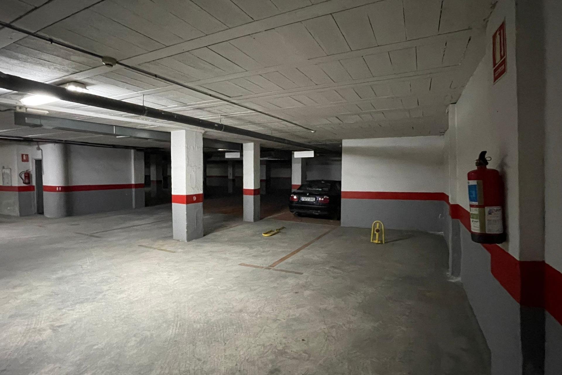 Resale - Parking - Torrevieja - Playa del cura