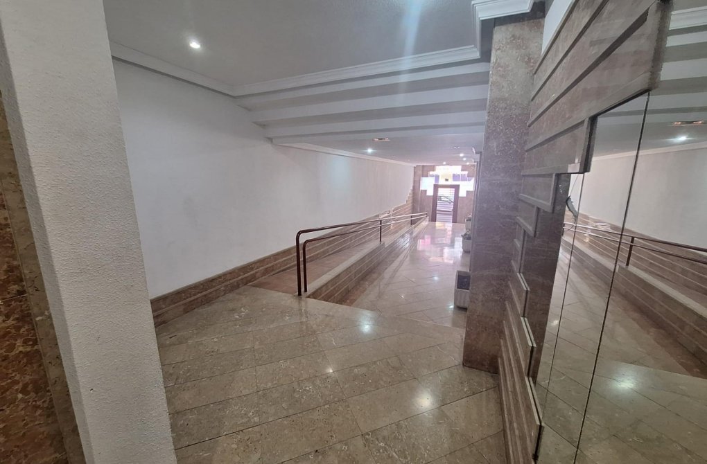 Resale - Studio - Torrevieja - Playa de los locos