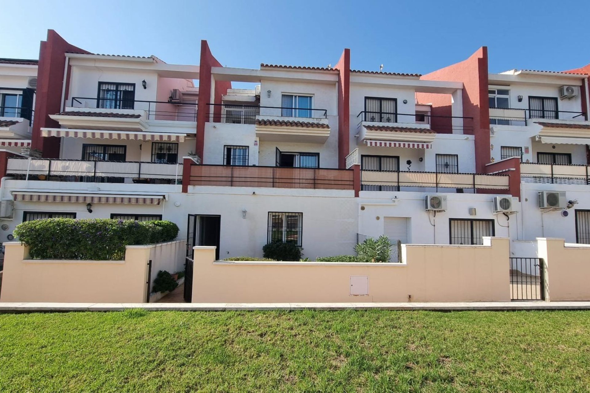 Resale - Terraced house - Guardamar del Segura - EL RASO