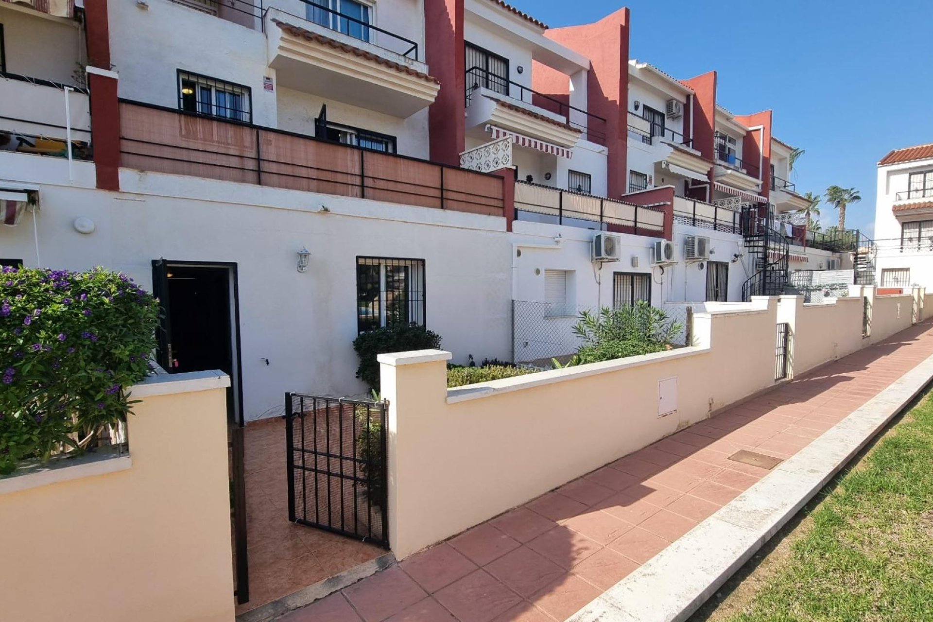 Resale - Terraced house - Guardamar del Segura - EL RASO