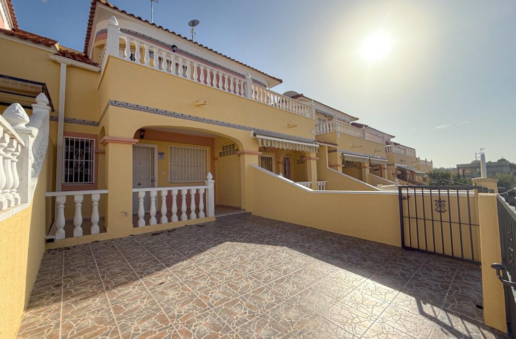 Resale - Terraced house - Orihuela Costa - Las Filipinas