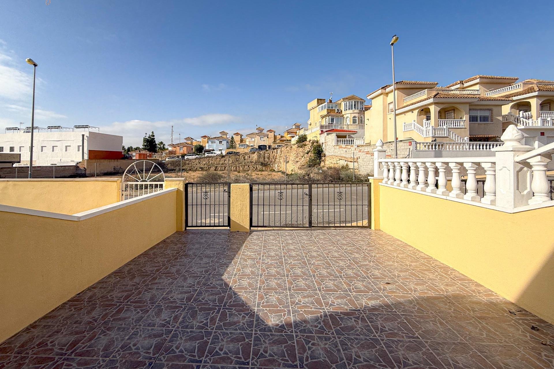 Resale - Terraced house - Orihuela Costa - Las Filipinas