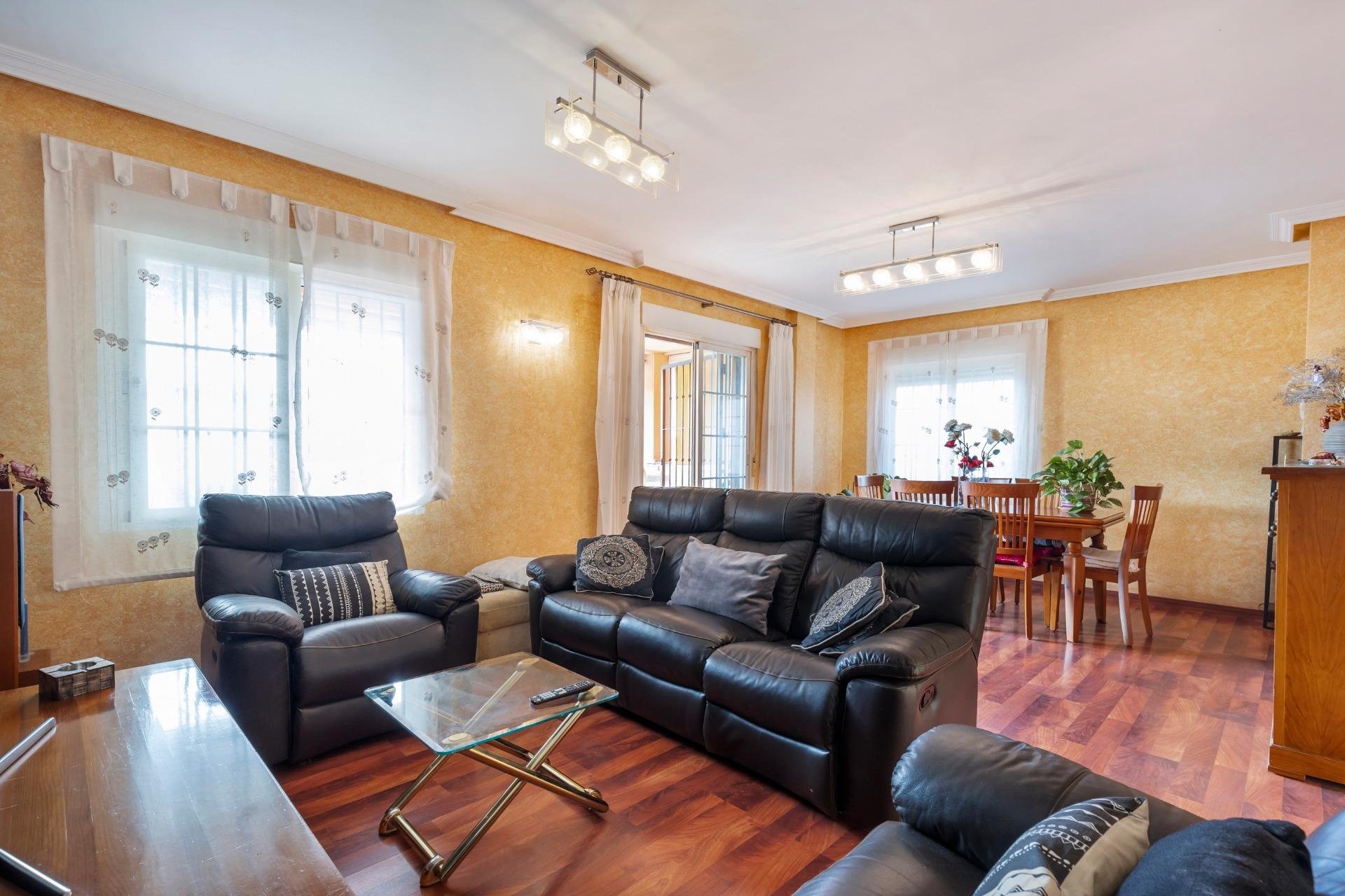 Resale - Terraced house - Torrevieja - Aguas nuevas 1