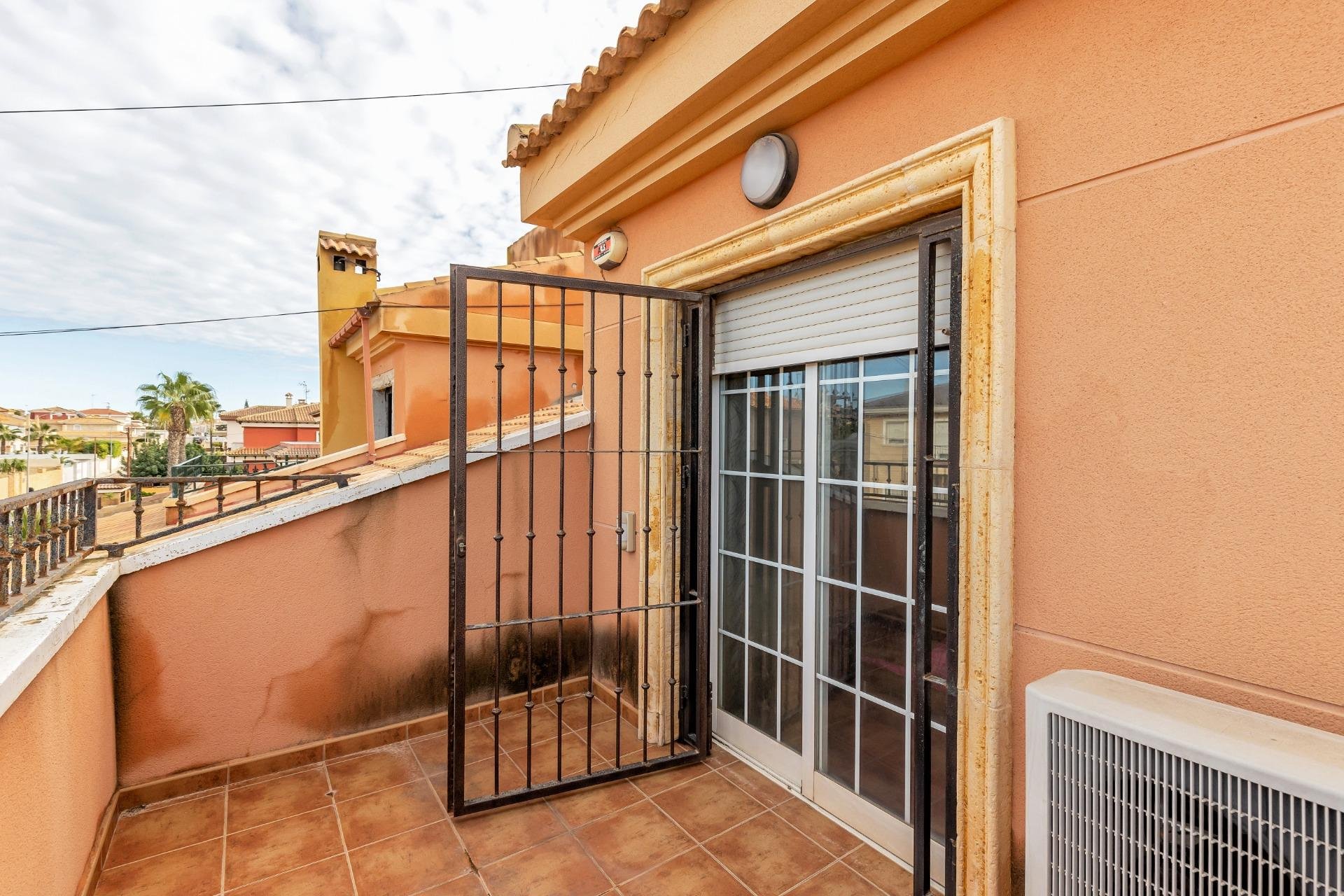 Resale - Terraced house - Torrevieja - Aguas nuevas 1