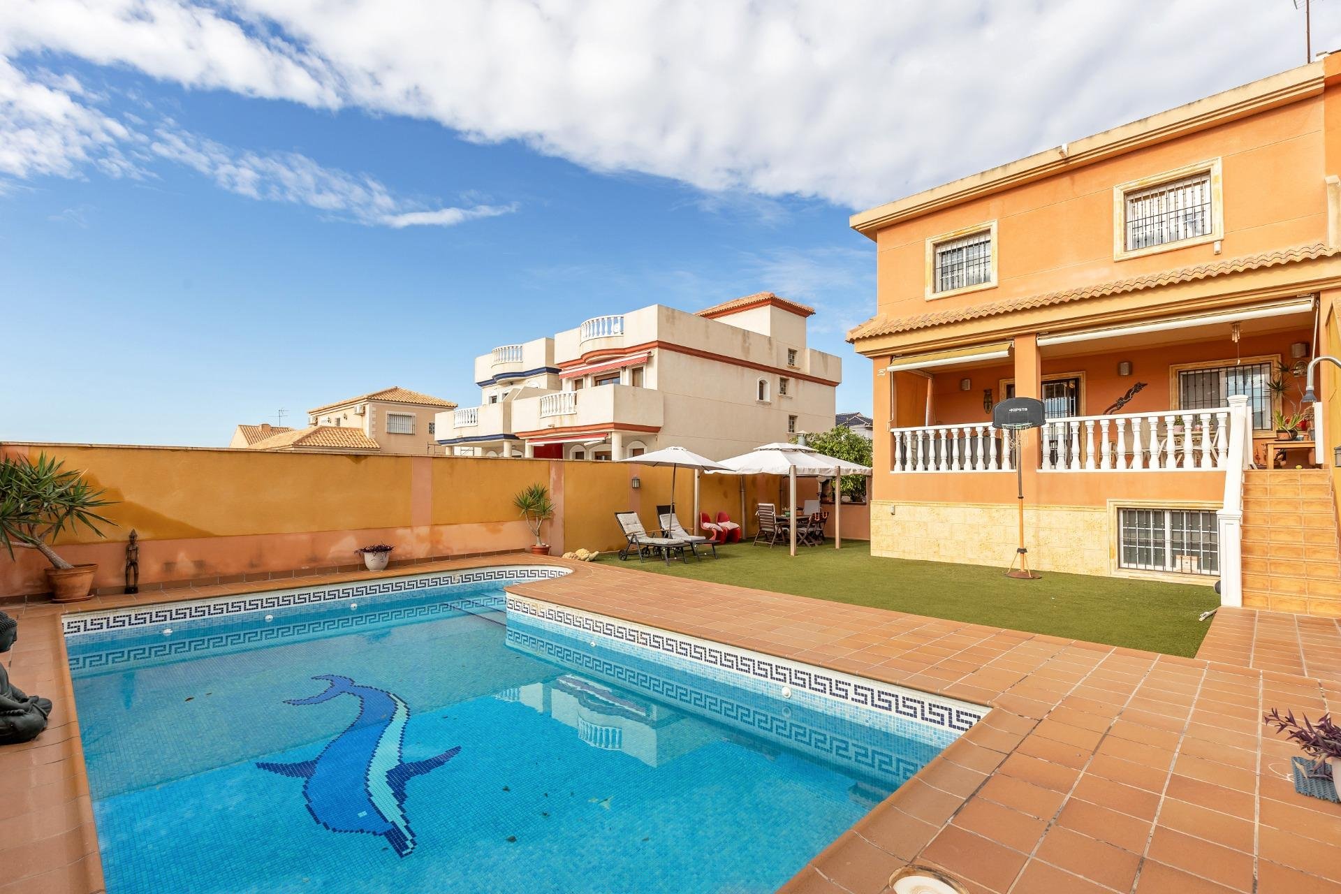 Resale - Terraced house - Torrevieja - Aguas Nuevas