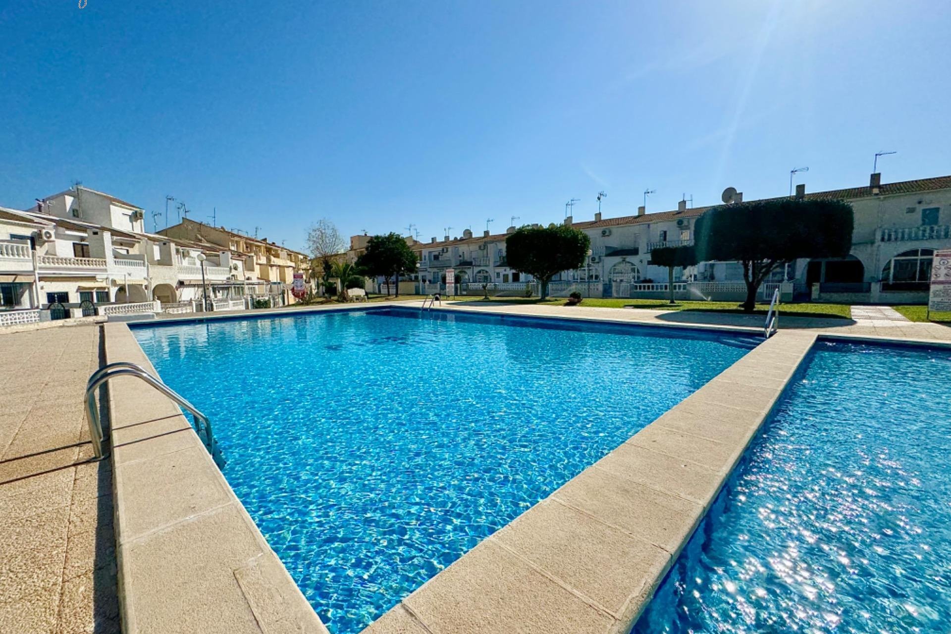 Resale - Terraced house - Torrevieja - Calas blanca