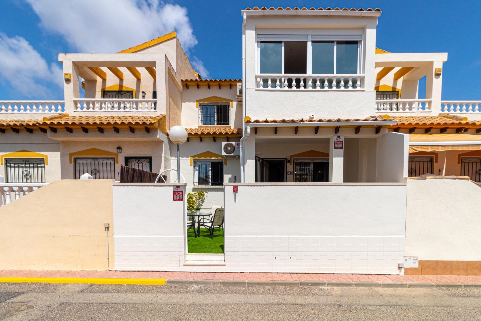 Resale - Terraced house - Torrevieja - Los altos