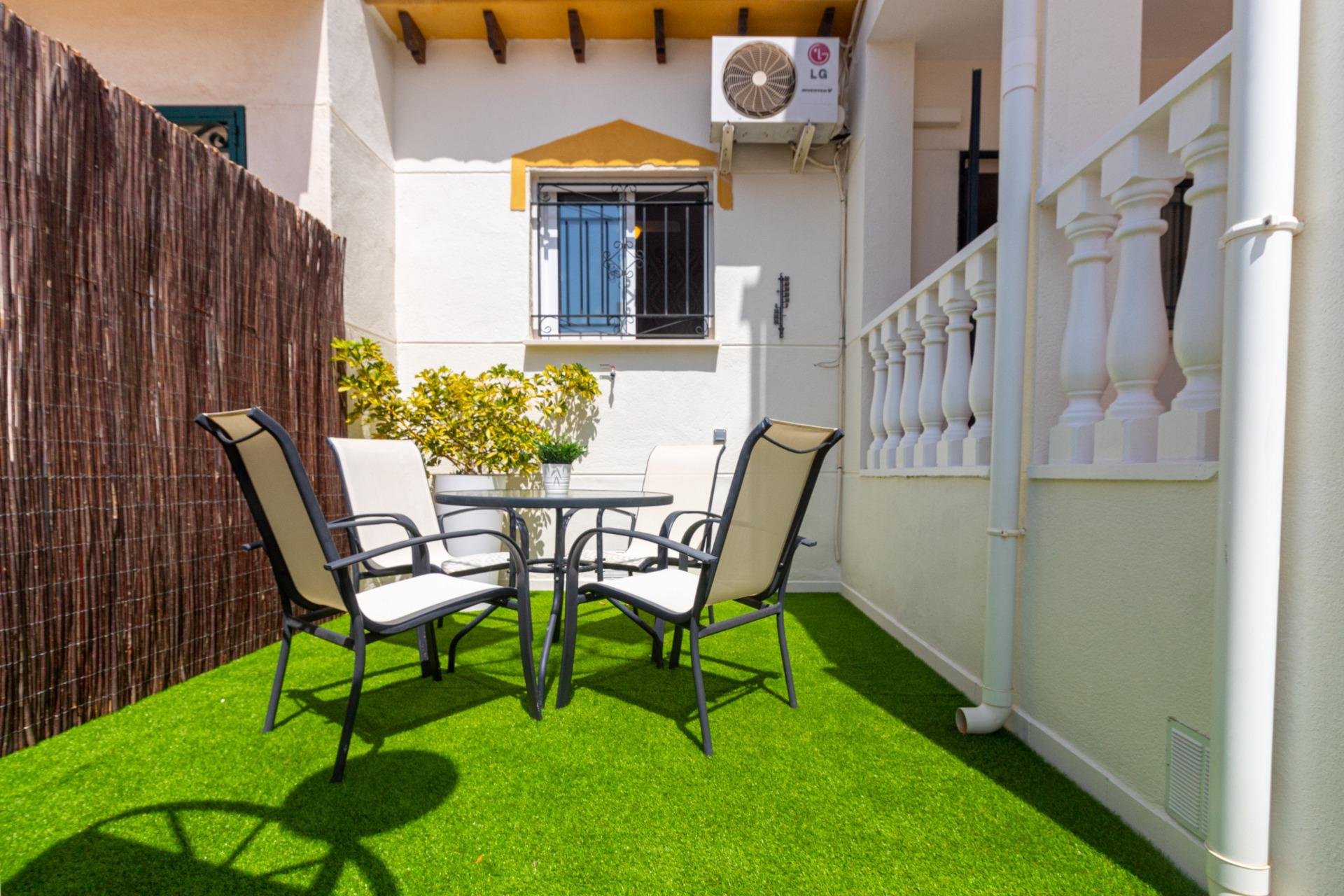 Resale - Terraced house - Torrevieja - Los altos