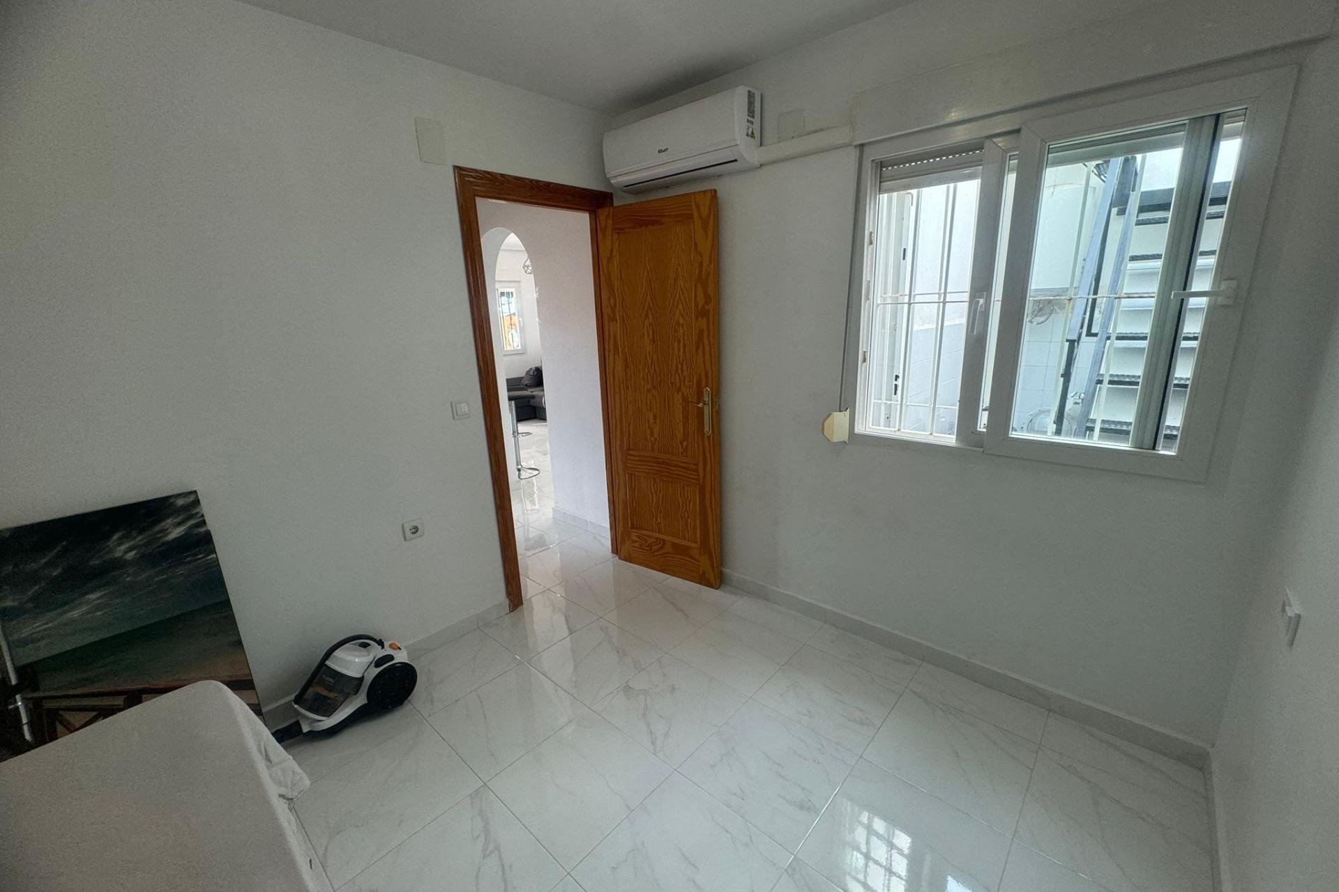 Resale - Terraced house - Torrevieja - Los altos