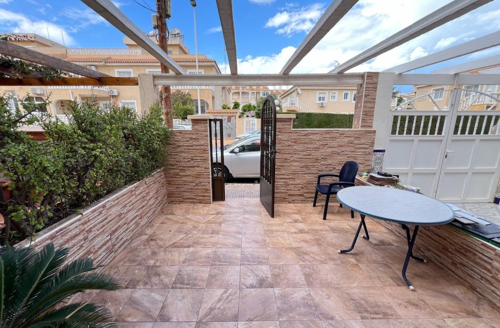 Resale - Terraced house - Torrevieja - Los Frutales