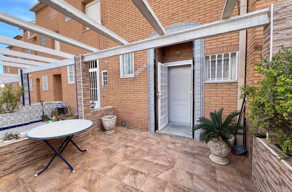 Resale - Terraced house - Torrevieja - Los Frutales