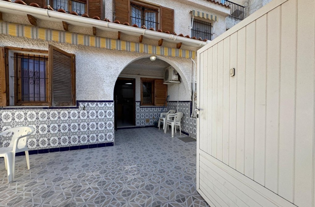 Resale - Terraced house - Torrevieja - Playa de los locos