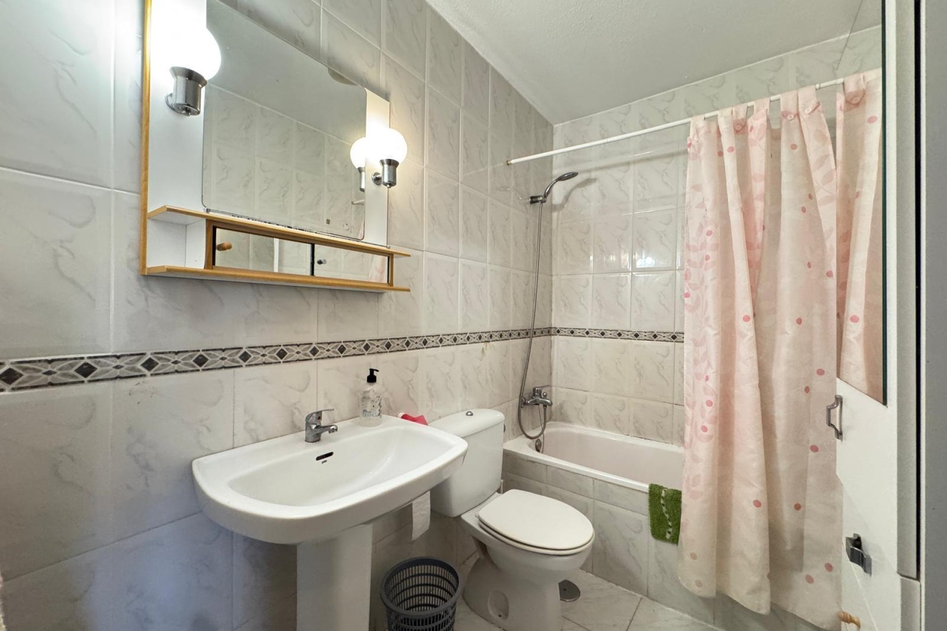 Resale - Terraced house - Torrevieja - Playa de los locos