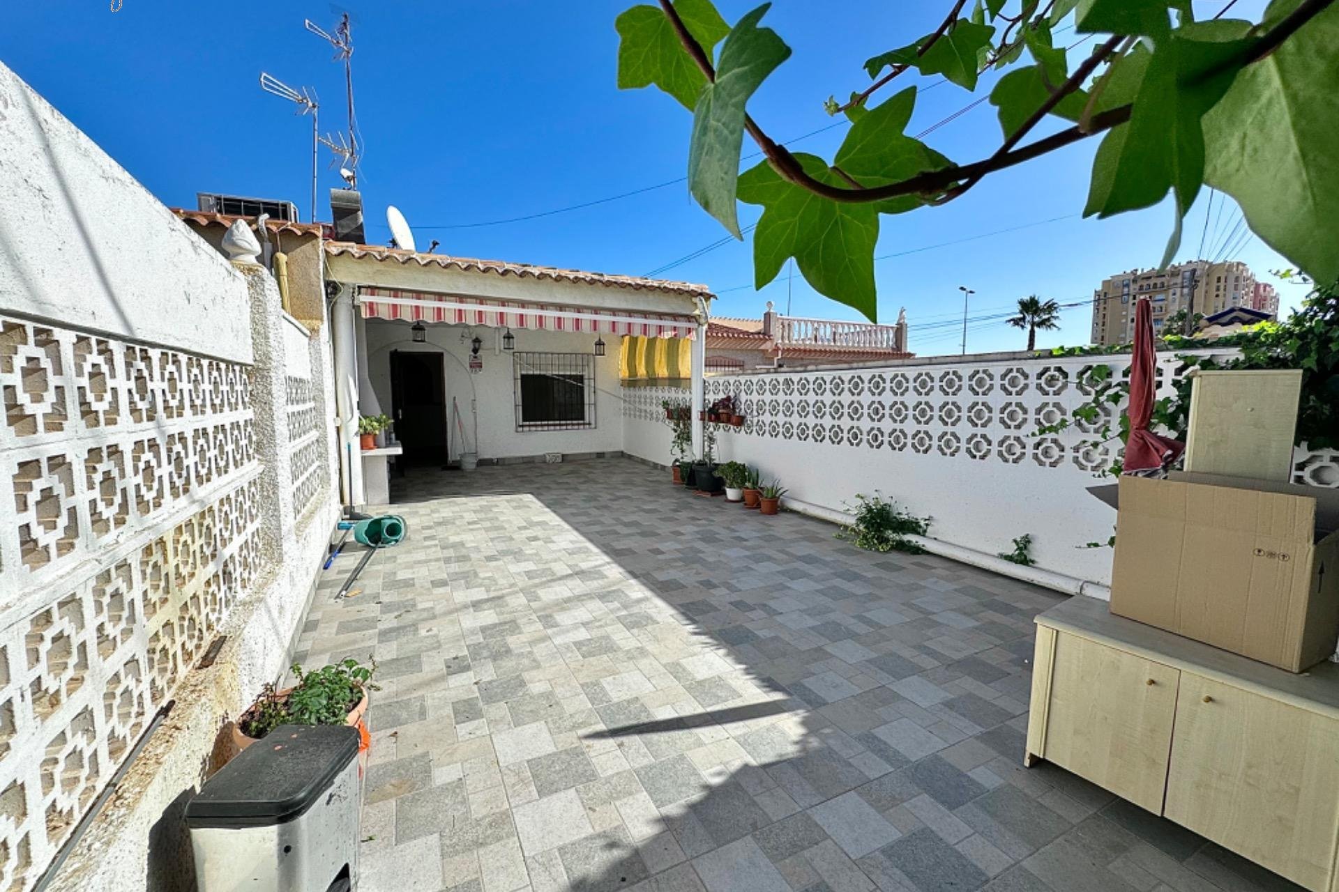 Resale - Terraced house - Torrevieja - Playa de los Locos