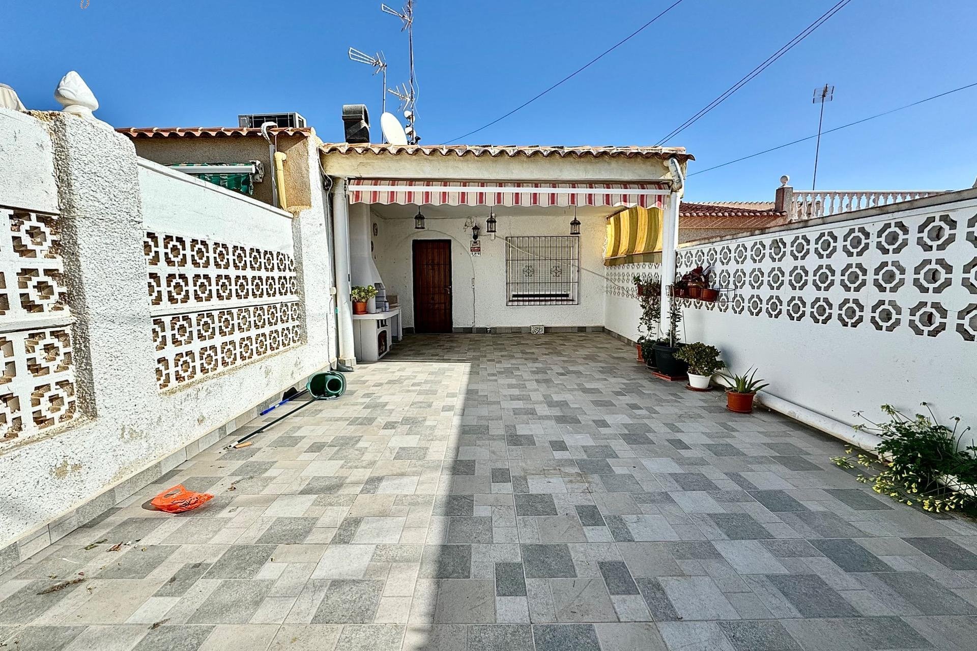 Resale - Terraced house - Torrevieja - Playa de los Locos