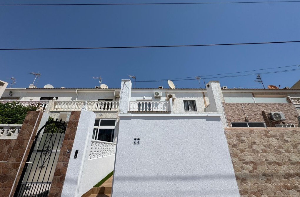Resale - Terraced house - Torrevieja - Playa del cura