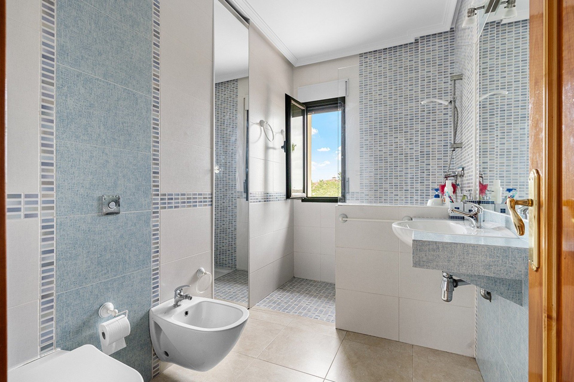 Resale - Villa - Alicante - Rebolledo