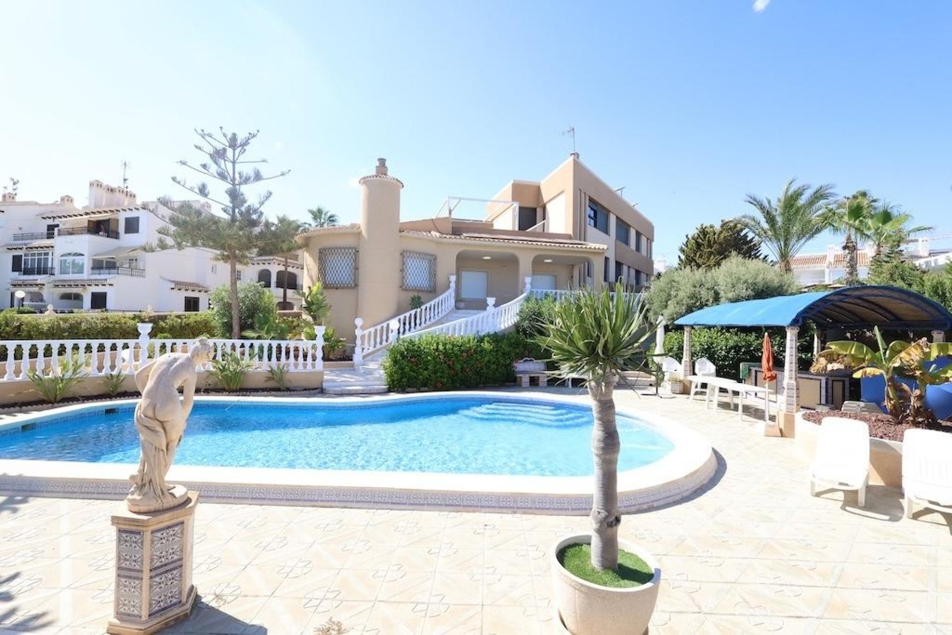 Resale - Villa - Cabo Roig - MUY CERCA DE LA PLAYA
