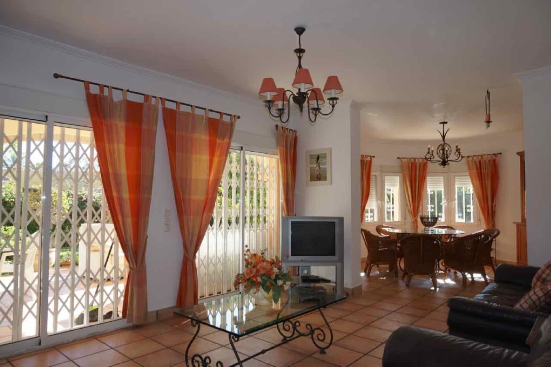 Resale - Villa - Cabo Roig