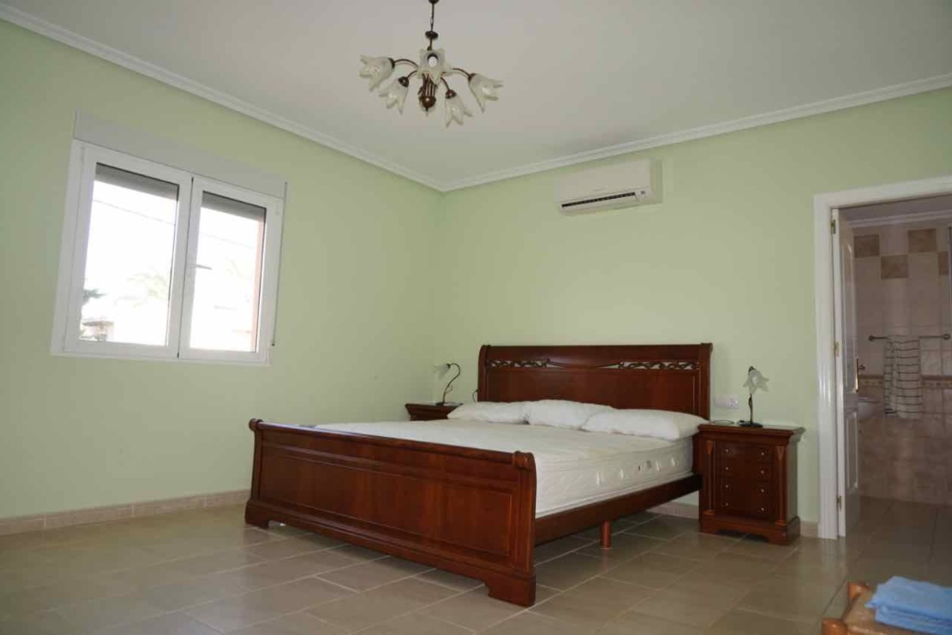 Resale - Villa - Cabo Roig