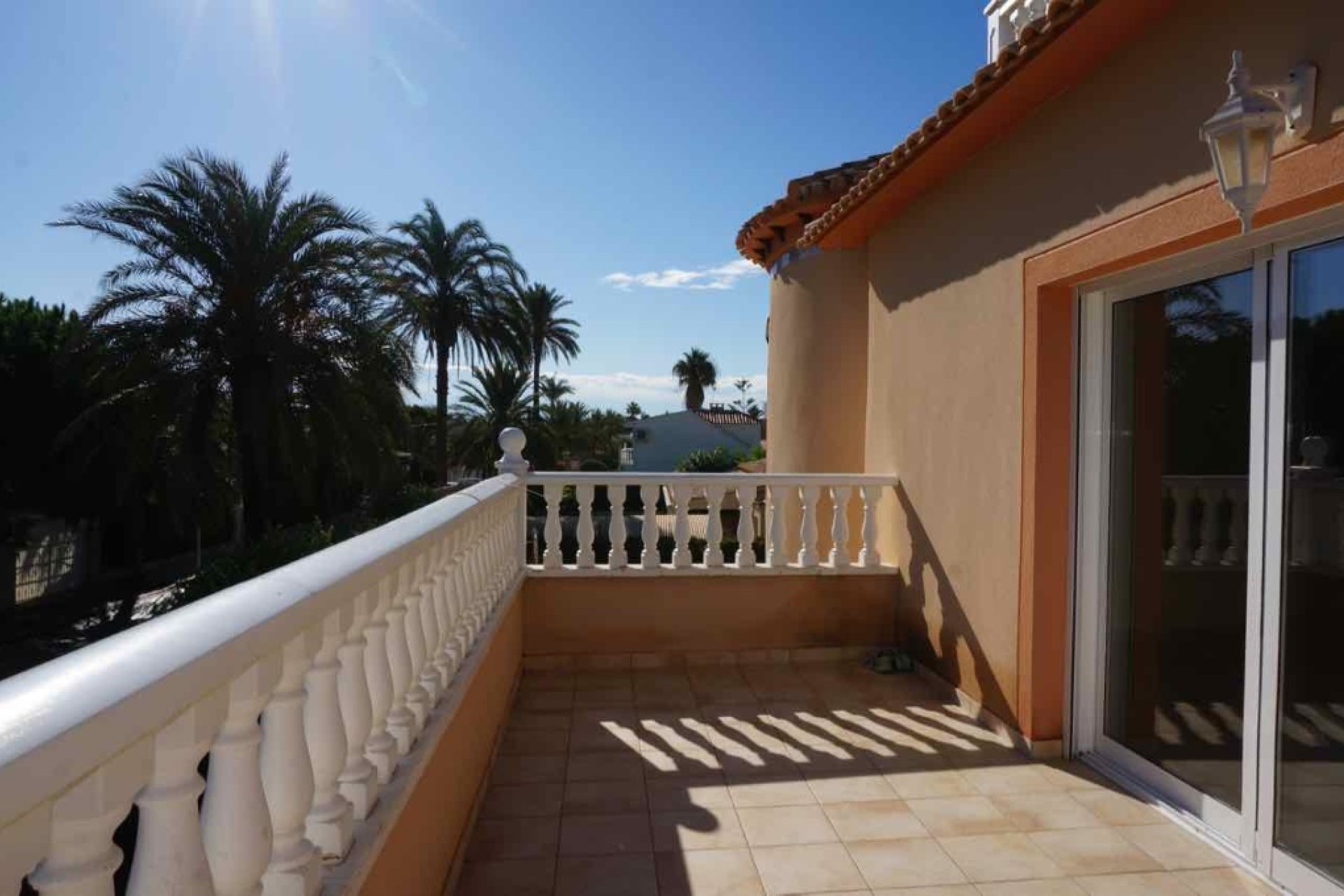 Resale - Villa - Cabo Roig