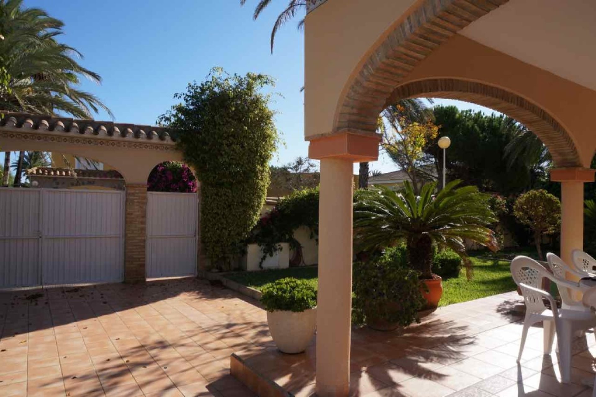 Resale - Villa - Cabo Roig