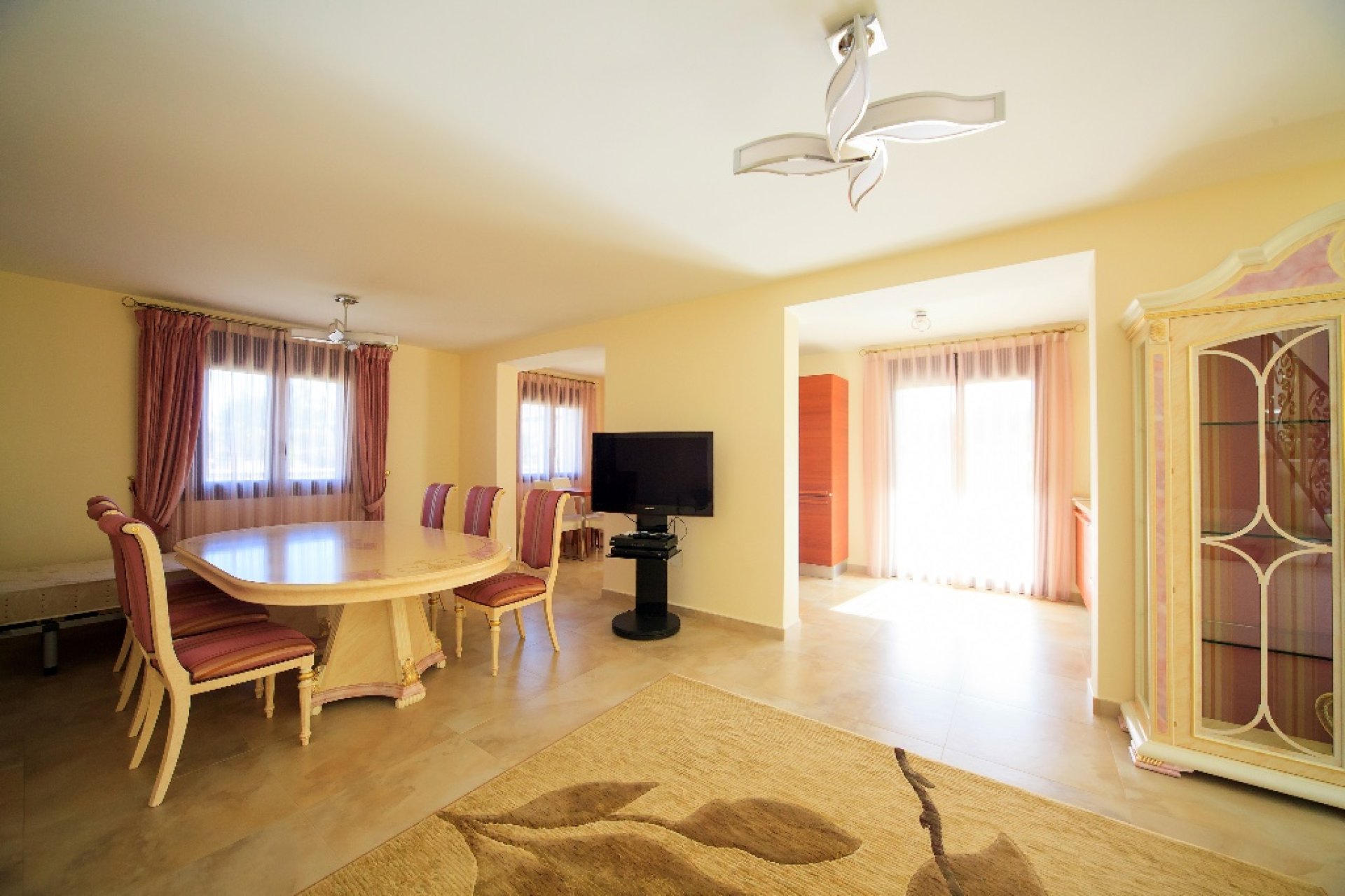 Resale - Villa - Cabo Roig