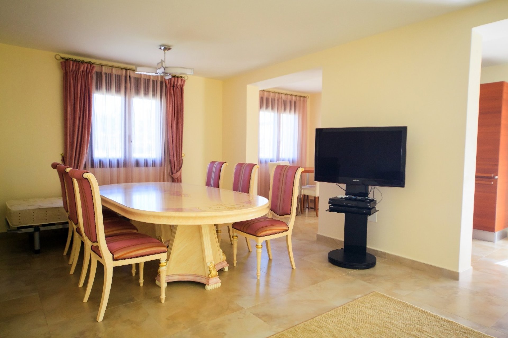 Resale - Villa - Cabo Roig