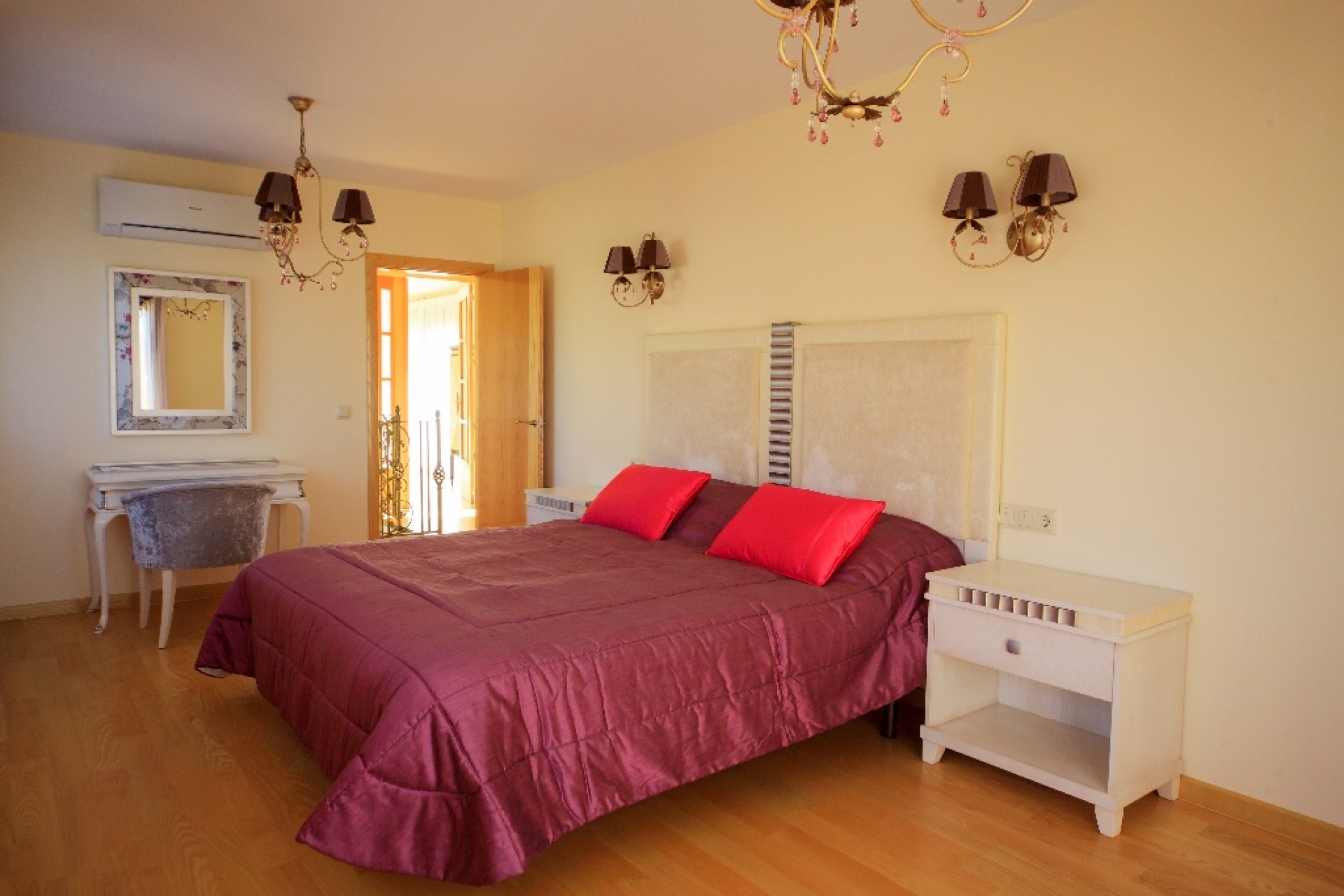Resale - Villa - Cabo Roig