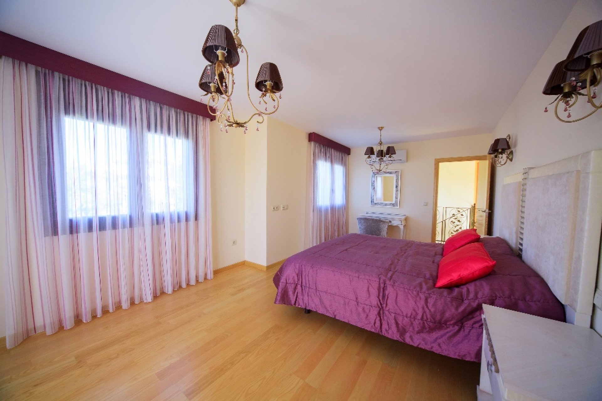 Resale - Villa - Cabo Roig