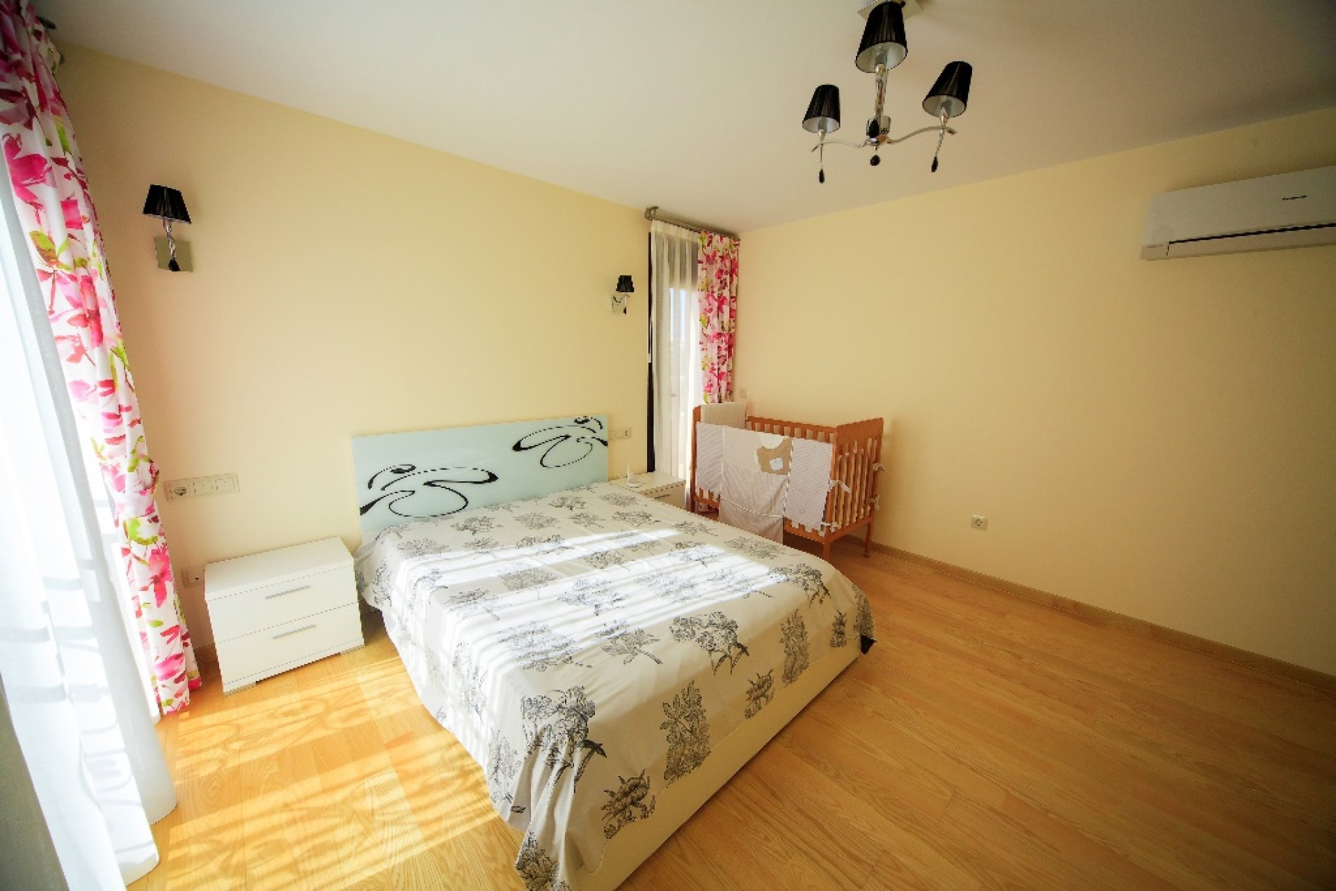 Resale - Villa - Cabo Roig