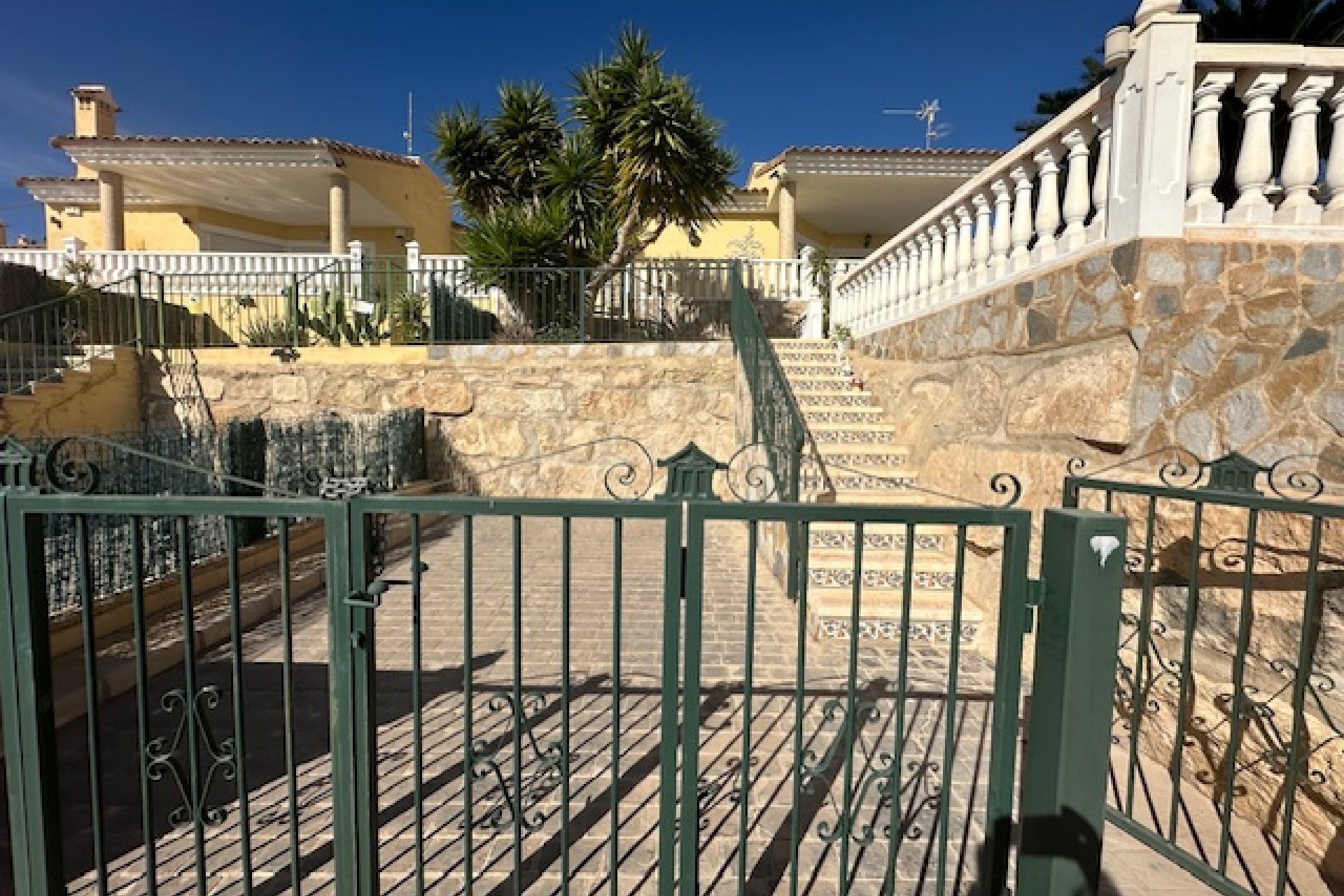 Resale - Villa - El Campello