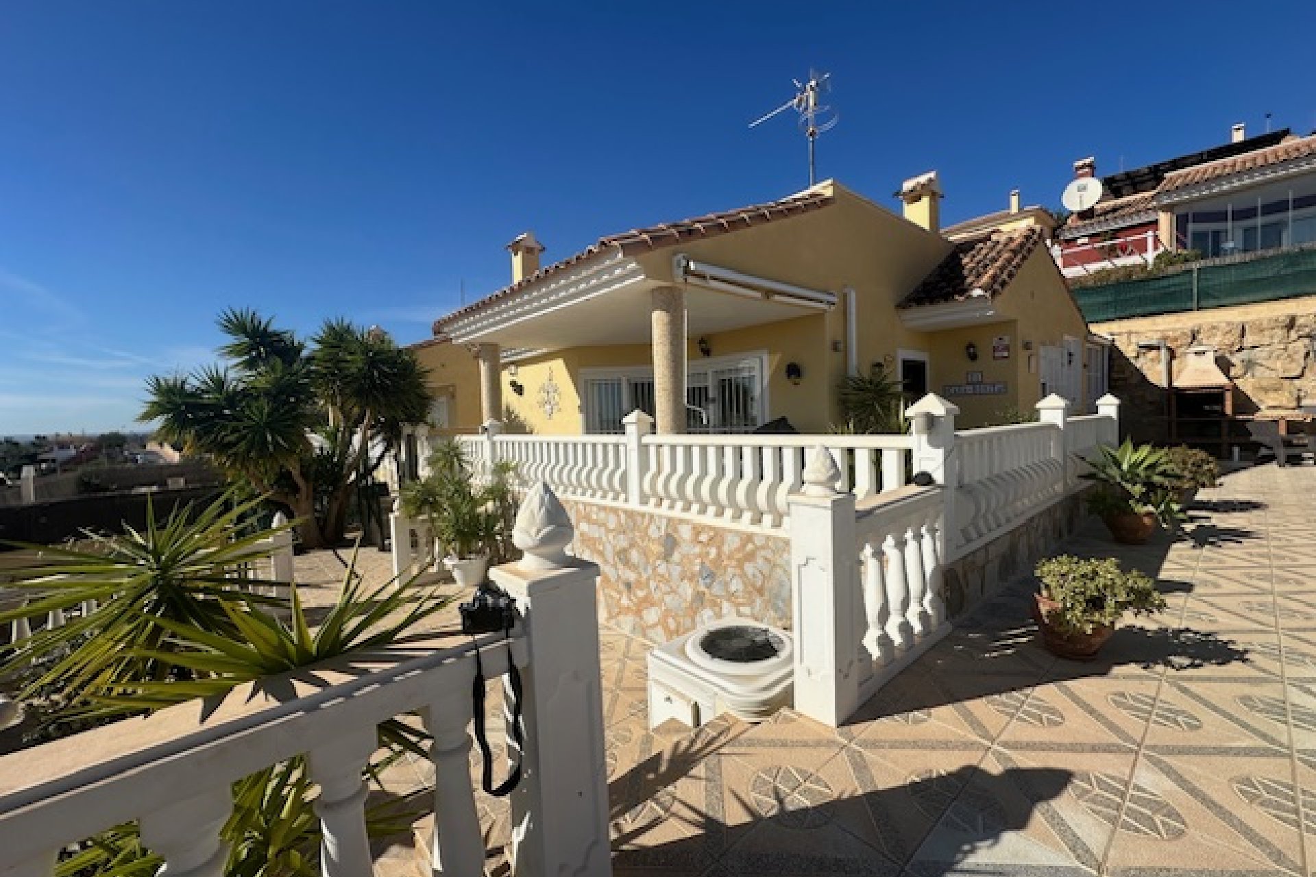 Resale - Villa - El Campello