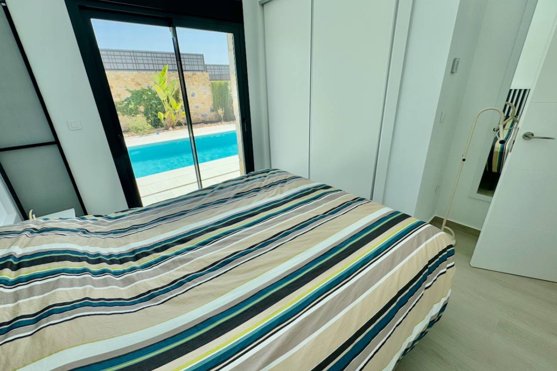 Resale - Villa - La Finca Golf