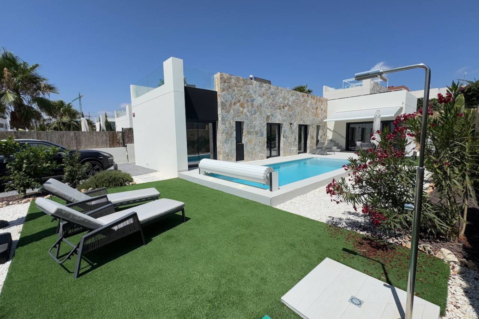 Resale - Villa - La Finca Golf