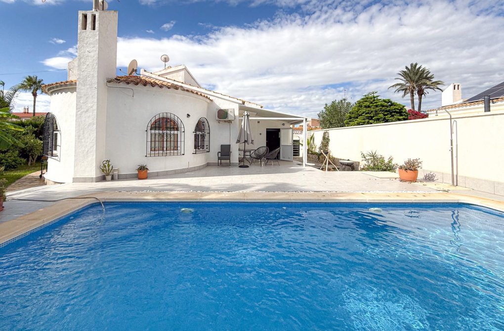 Resale - Villa - Orihuela Costa - La Florida