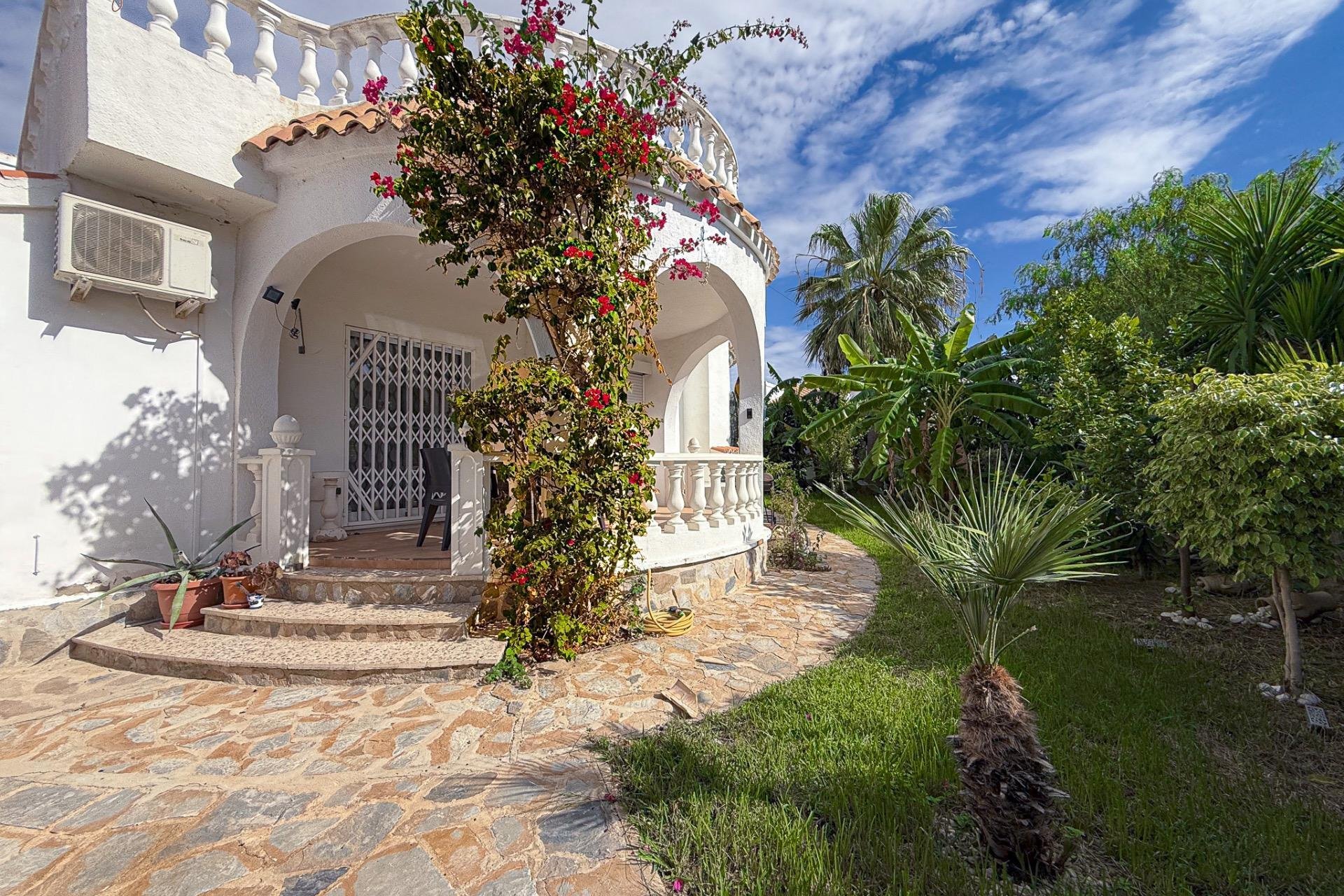 Resale - Villa - Orihuela Costa - La Florida