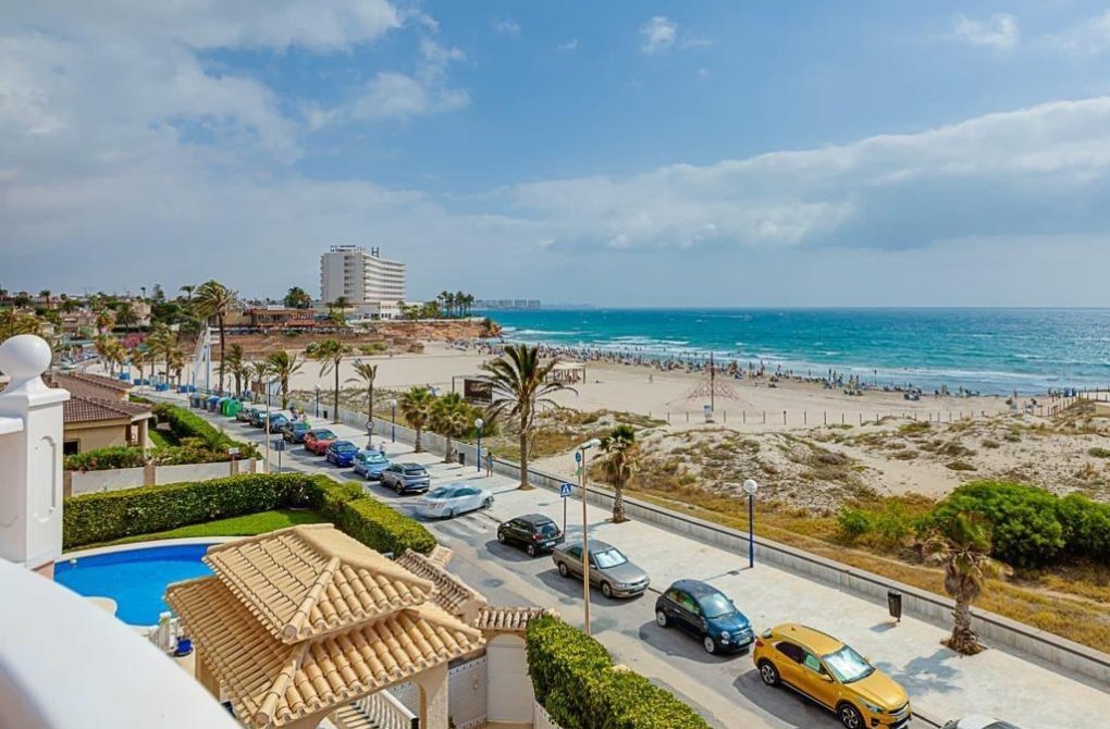 Resale - Villa - Orihuela Costa - La Zenia