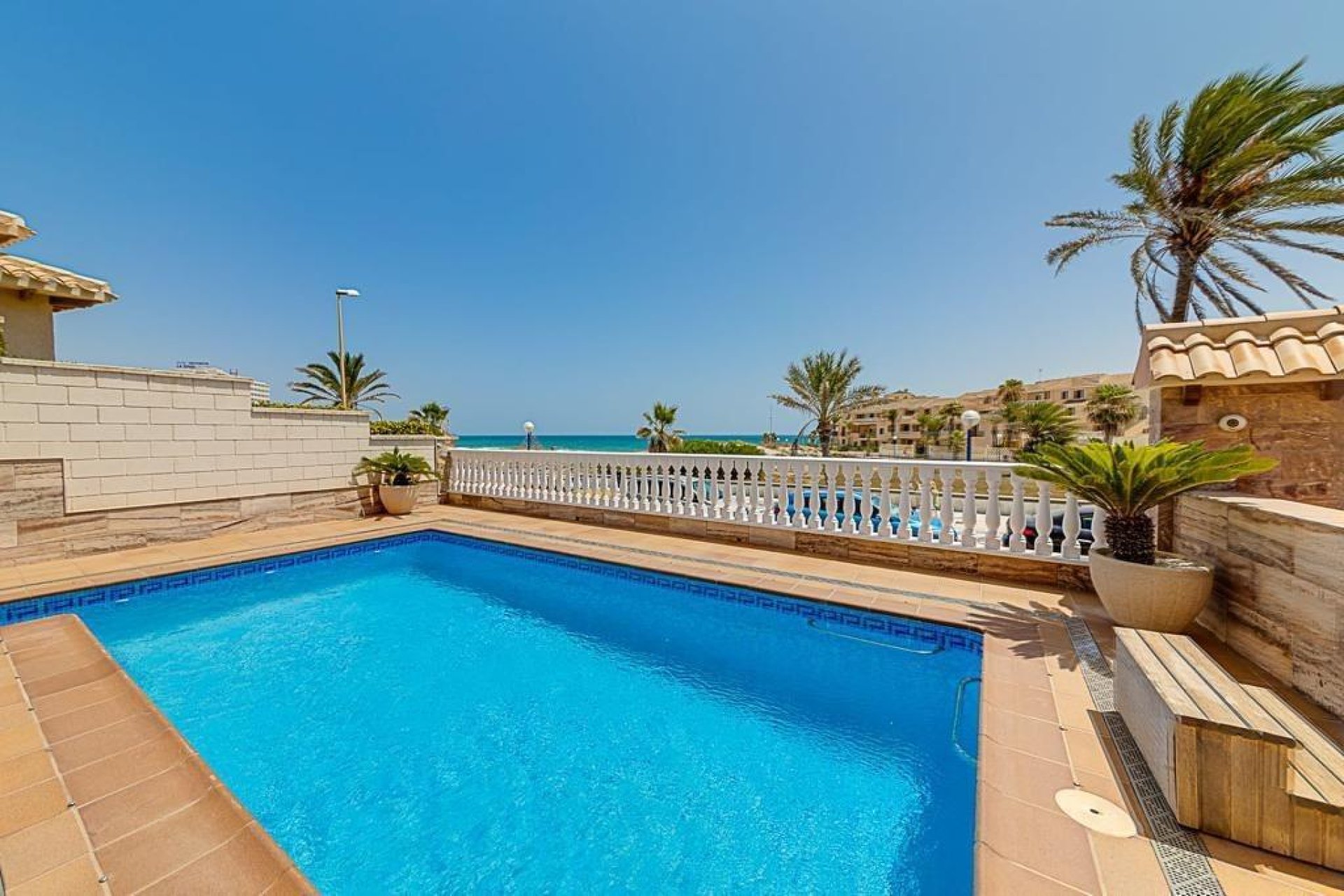 Resale - Villa - Orihuela Costa - La Zenia