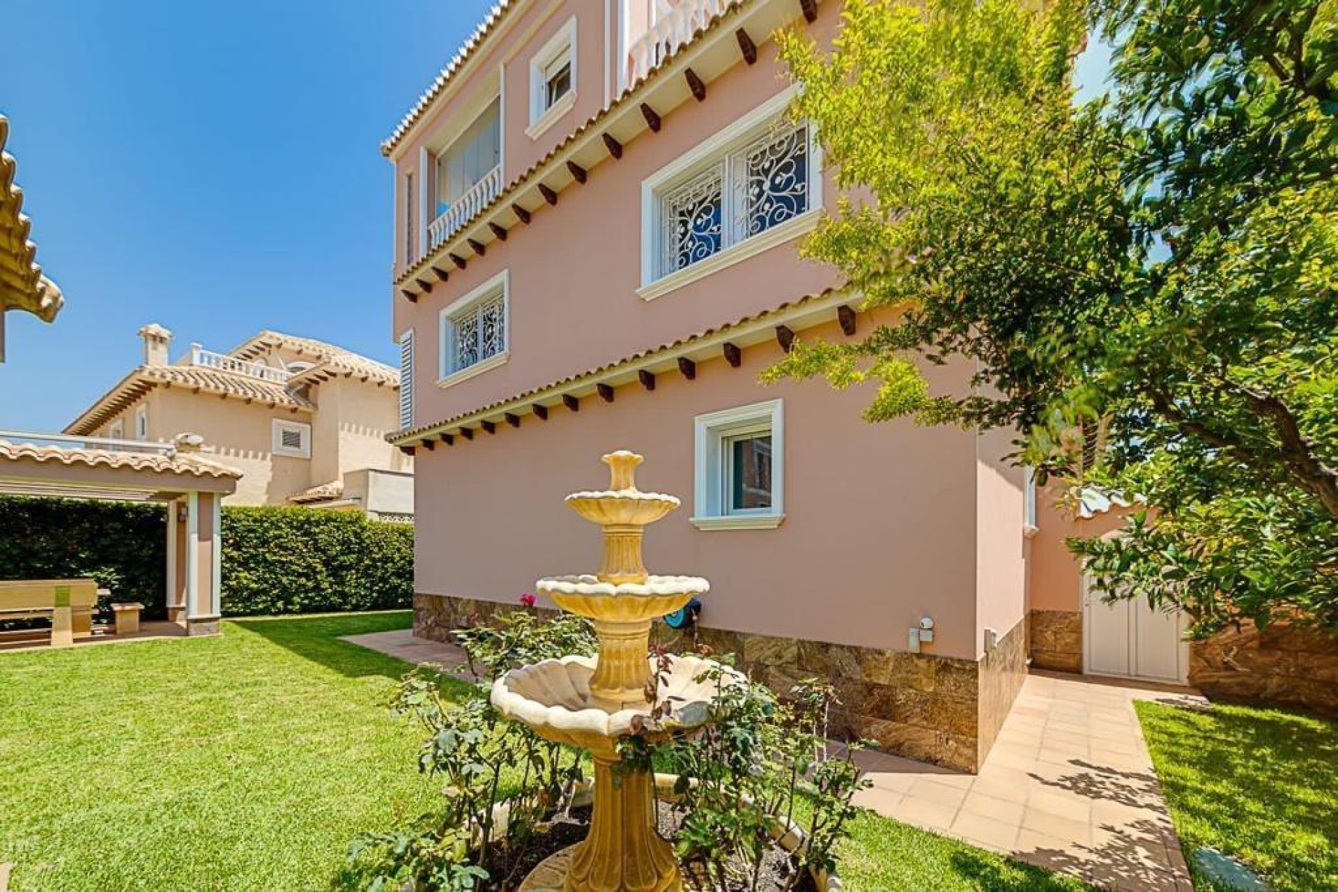 Resale - Villa - Orihuela Costa - La Zenia