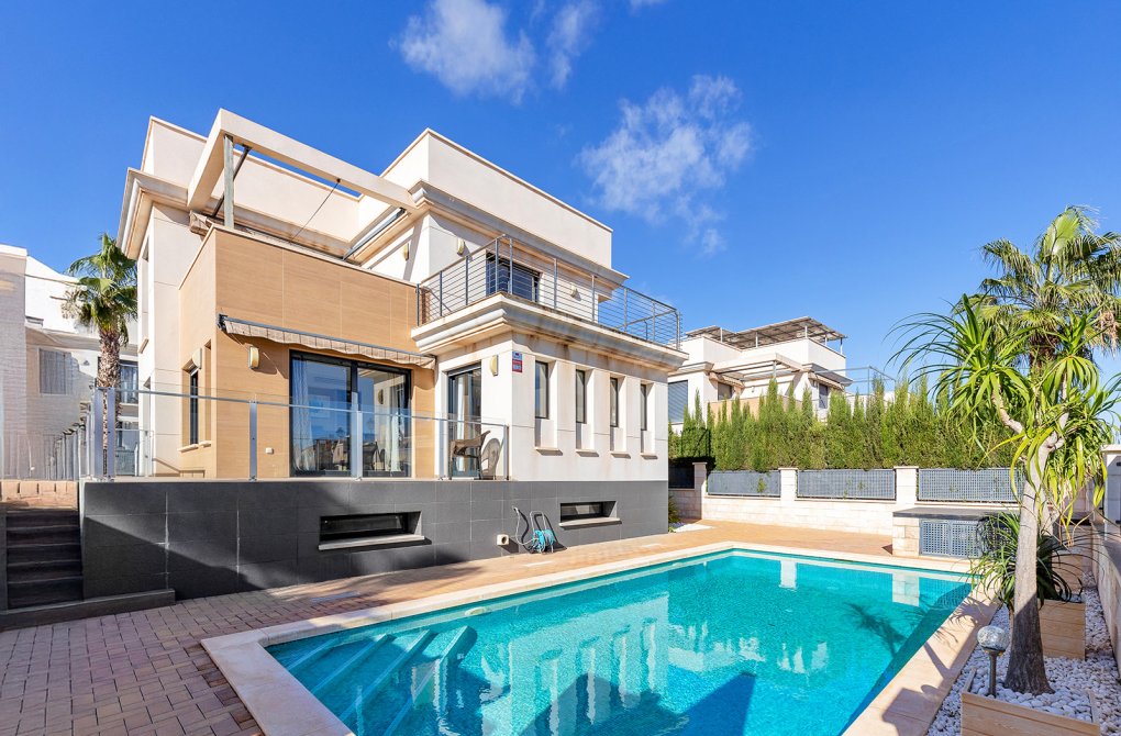 Resale - Villa - Orihuela Costa - La Zenia