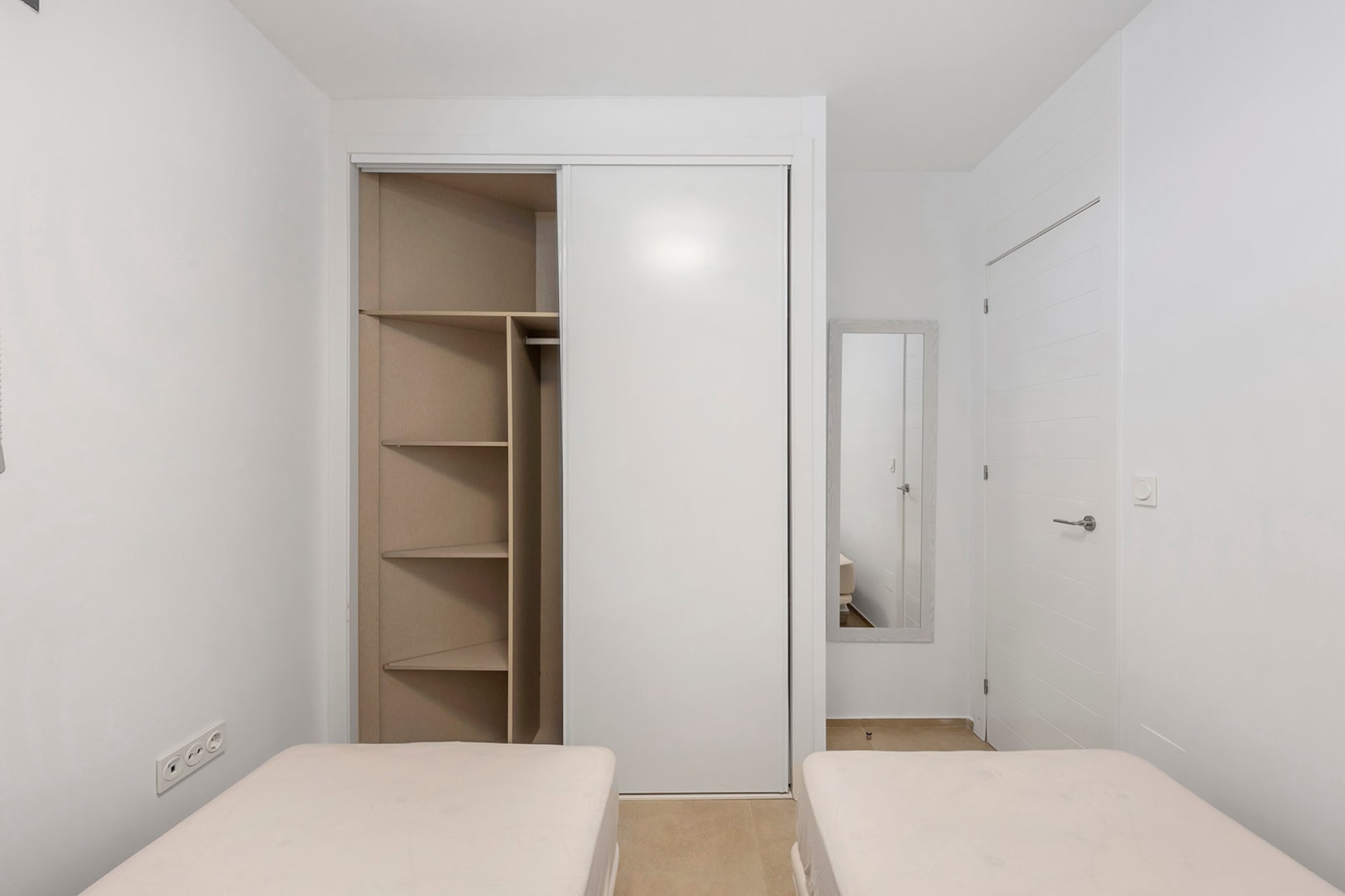 Resale - Villa - Orihuela Costa - La Zenia