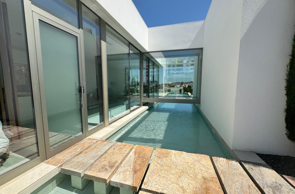 Resale - Villa - Orihuela Costa - Las Colinas Golf