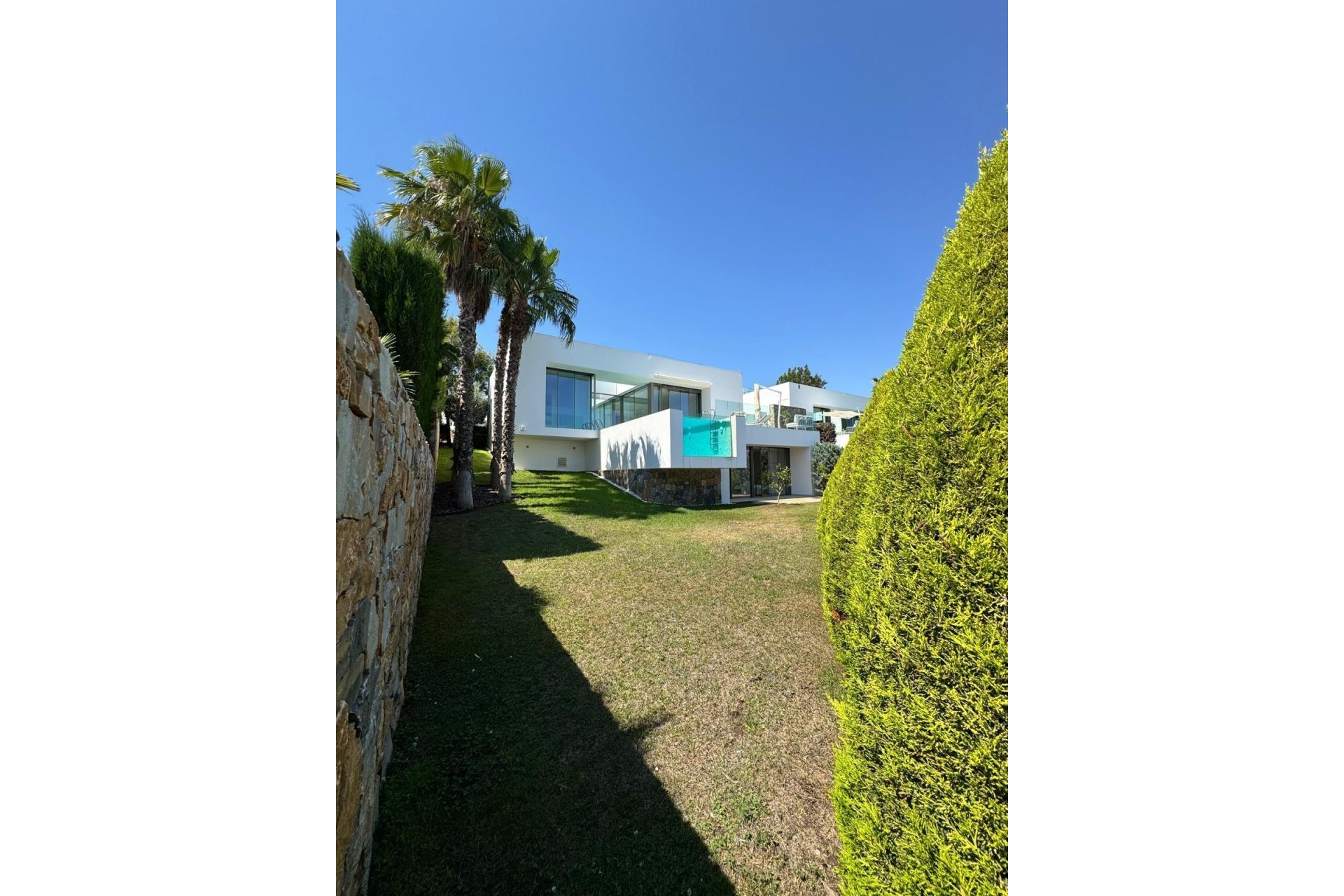 Resale - Villa - Orihuela Costa - Las Colinas Golf