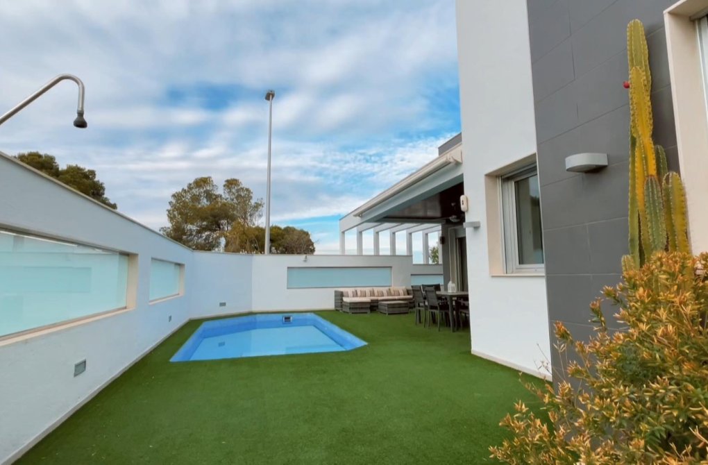 Resale - Villa - Orihuela Costa - Mil Palmeras